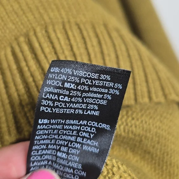 White house black market elbow sleeve v neck pullover sweater size Medium. - Picture 10 of 12